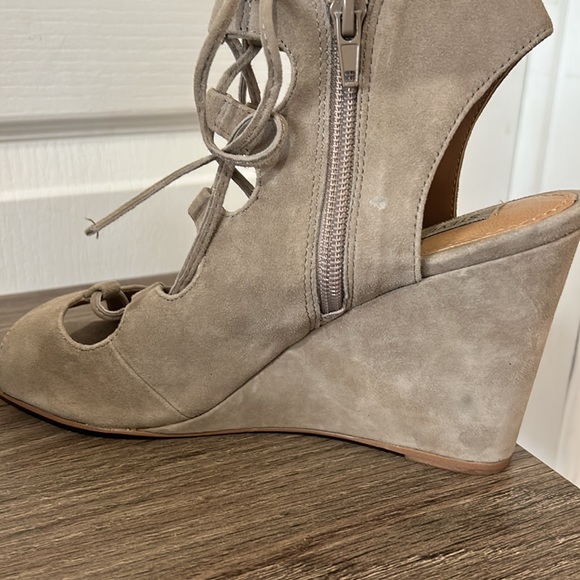 STEVE MADEN WHISTLER WOMEN WEDGE SANDAL TAUPE SIZE 8.5m - Picture 6 of 8